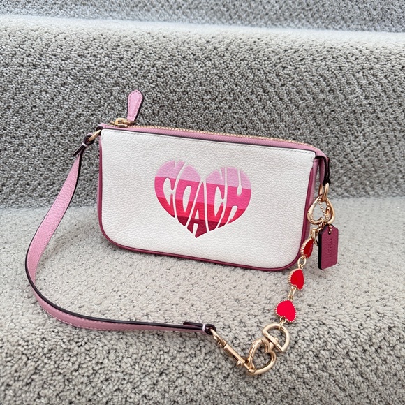 coach Nolita 19 With Stripe Heart Motif ca797 with extender - Picture 1 of 13